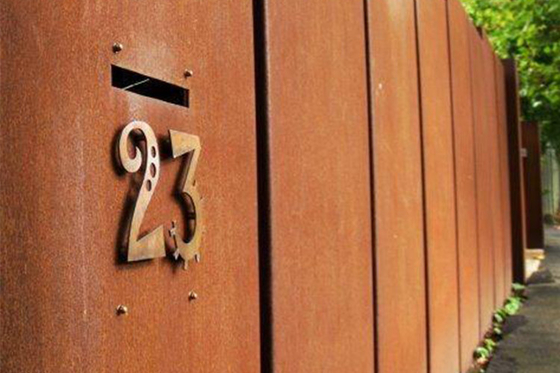 لوحة الصلب الكربوني الأسود المدرفلة على الساخن ASTM A36 ST37 S45C ST52